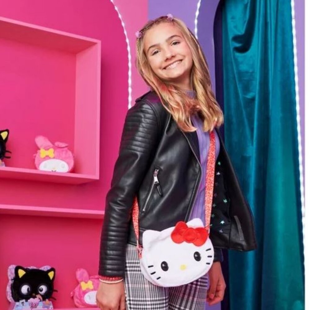 NEW Hello Kitty Purse Pets w/ 30 Sounds Blinking Eyes Interactive Crossbody Bag